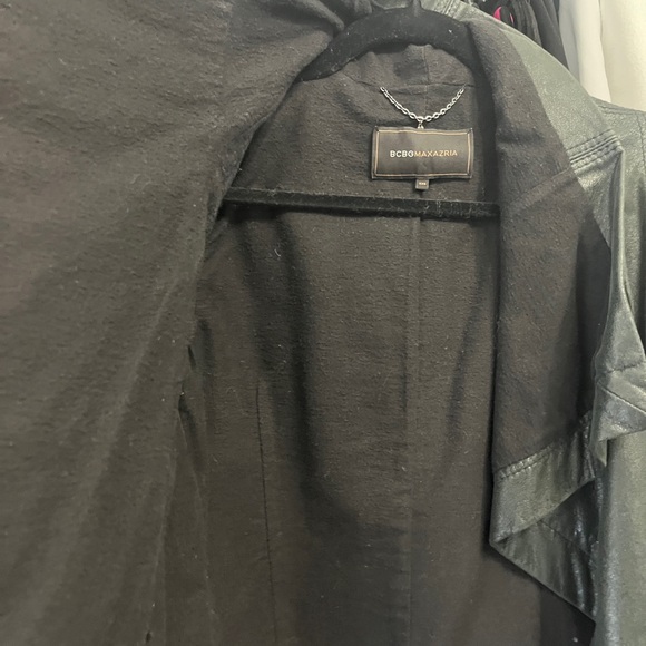 Absolutely incredible shoulder padded vegan leather jacket bought in France. - Picture 2 of 4